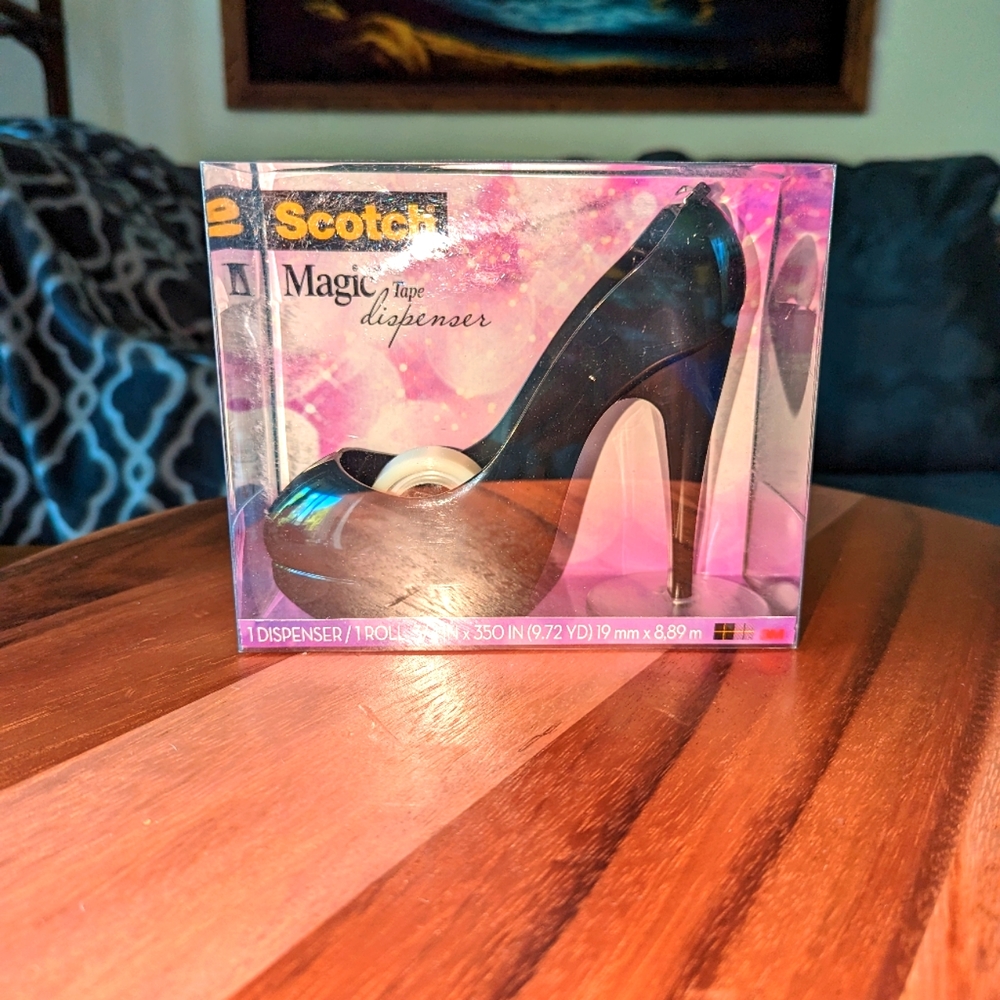 SCOTCH New In box Magic Tape Dispenser